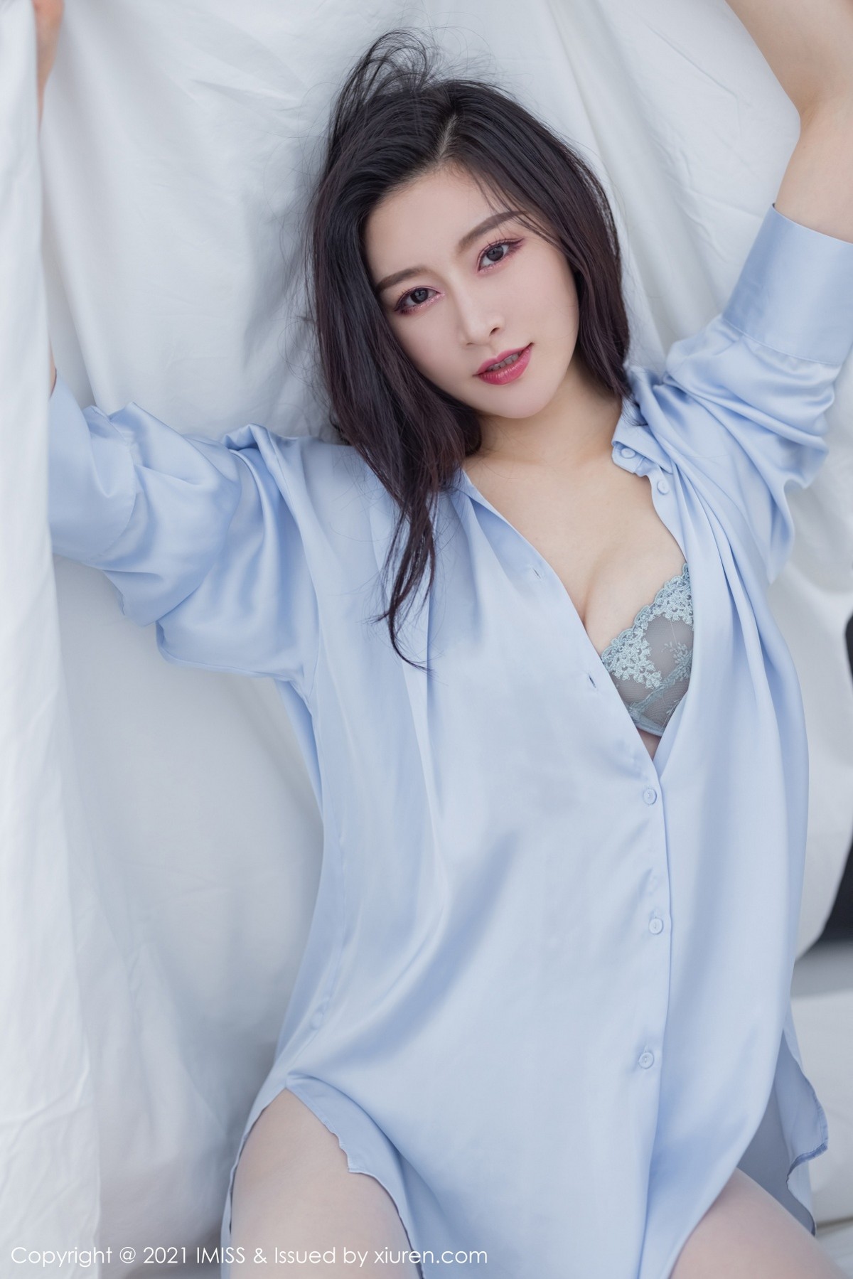 性感美女御姐Vanessa蓝色衬衫内衣居家慵懒心动写真套图