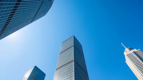 蓝天下的城市建筑