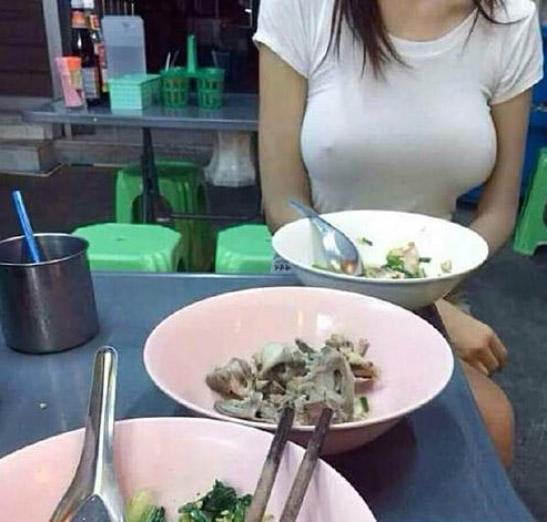 美女不能浪费粮食啊