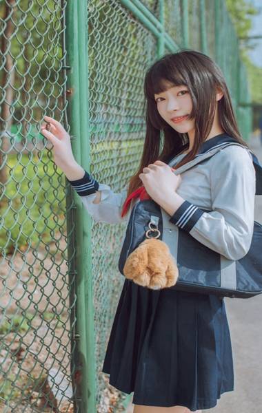 日本学生妹居家性感美腿写真图片