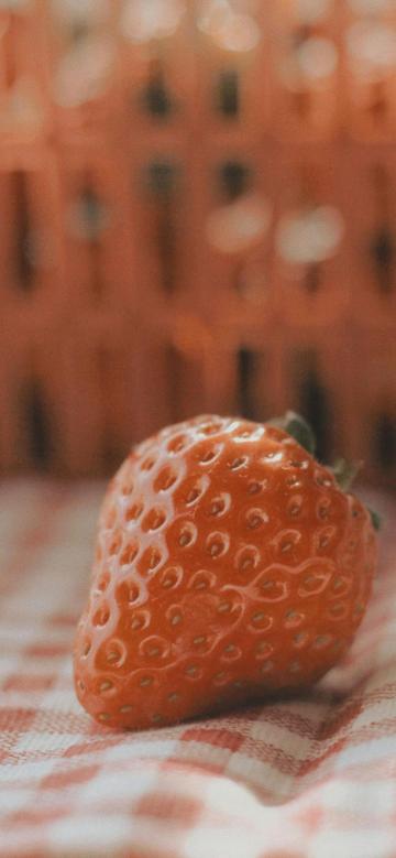 你要吃草莓吗手机壁纸