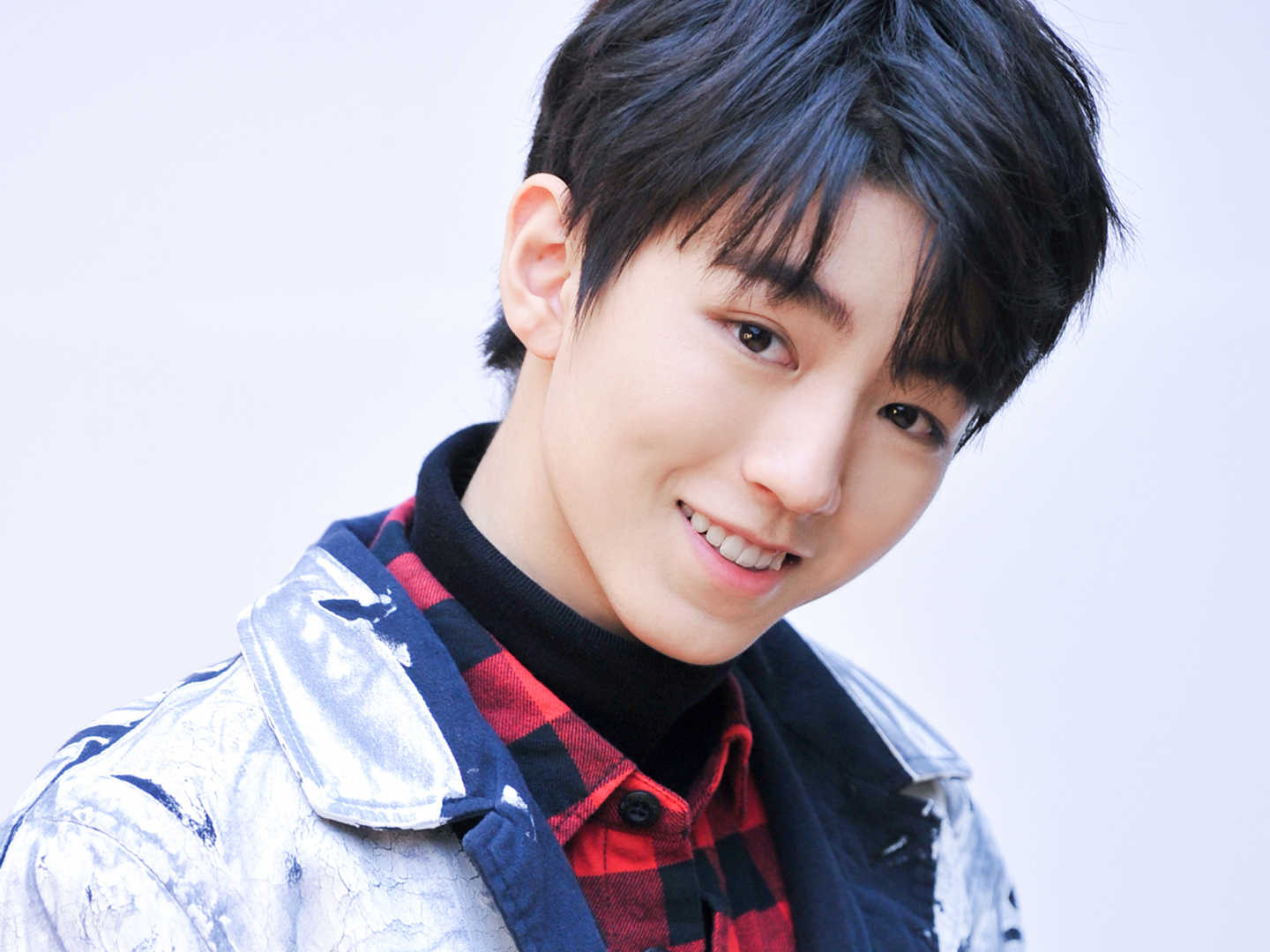 TFBOYS王俊凯帅气写真高清图片平板壁纸