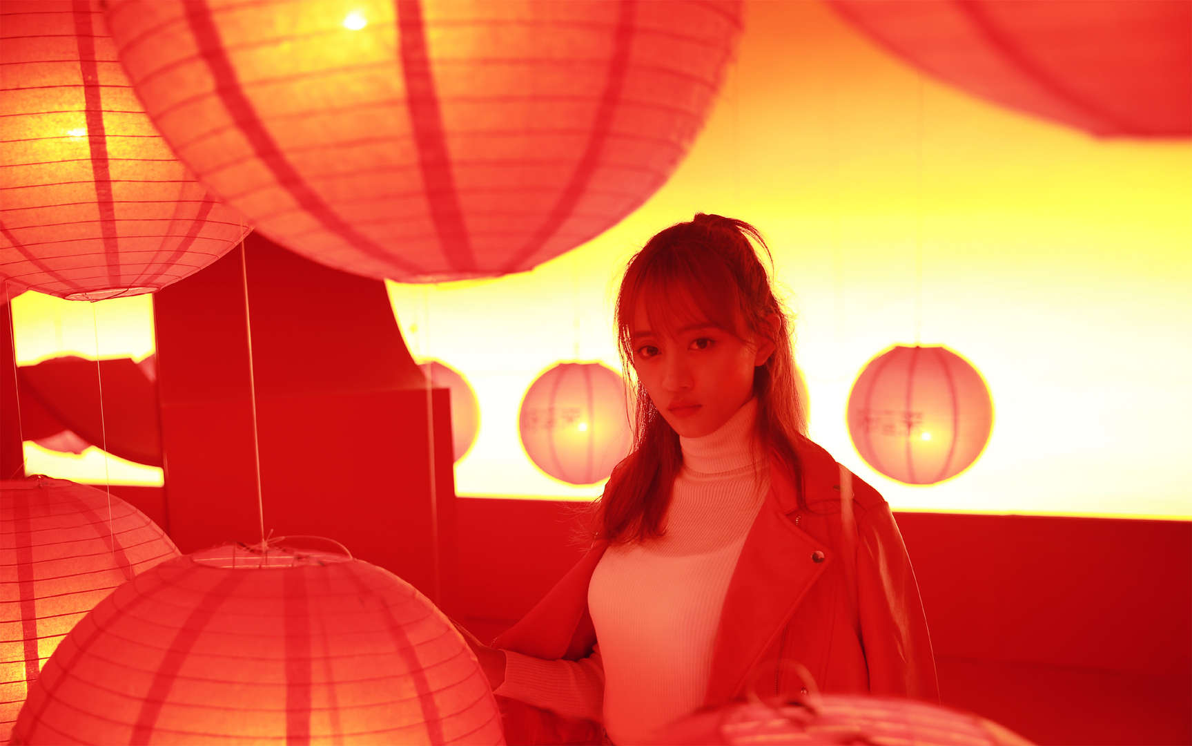 SNH48黄婷婷红色喜庆性感写真图片