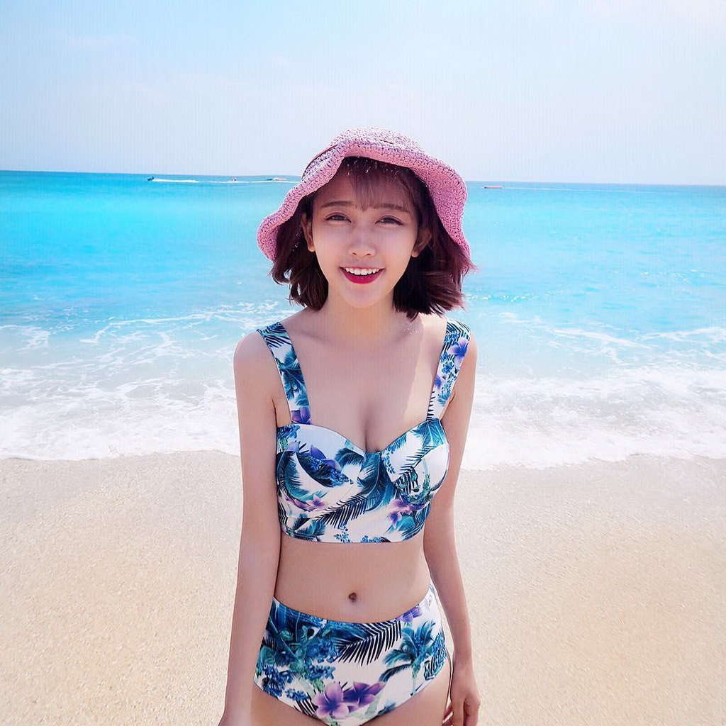 气质短发韩国美女海边写真平板壁纸