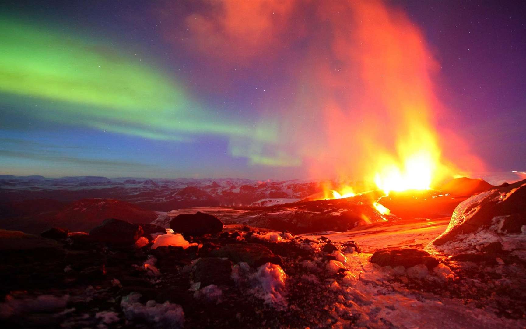 火山喷发图片