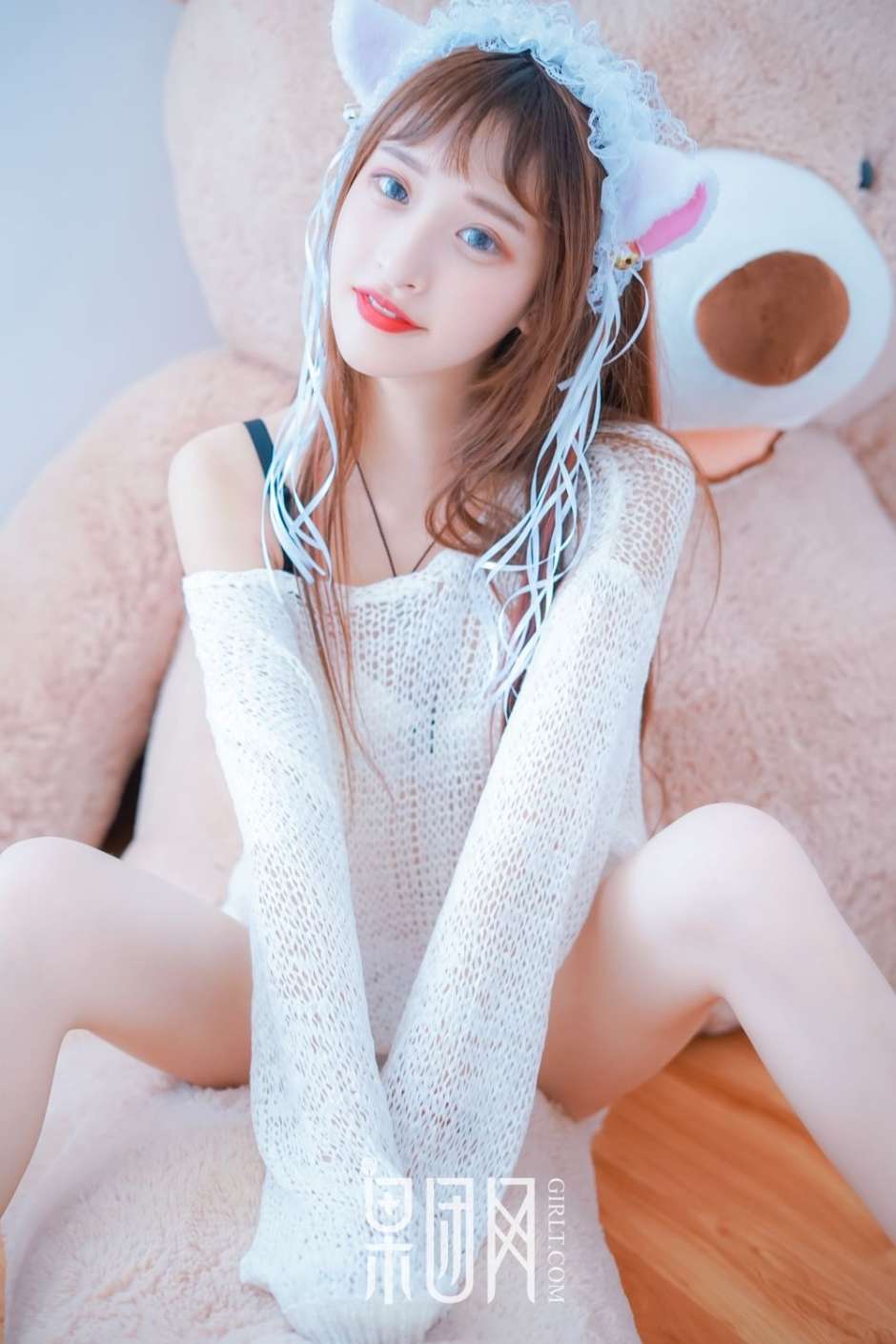 青春少女露香肩美背 little贝壳大玩cosplay