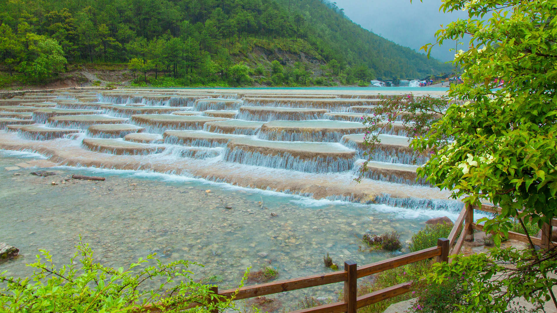 丽江玉龙雪山蓝月谷风景图片