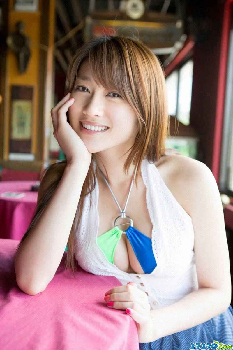 性感日本美女原千惠内衣写真秀傲人双峰