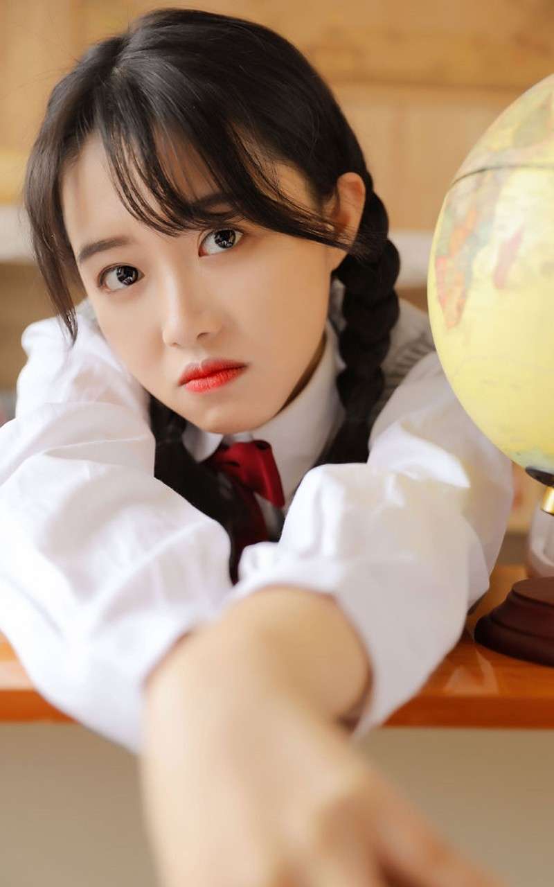巨乳美女性感人体艺术写真图片平板壁纸