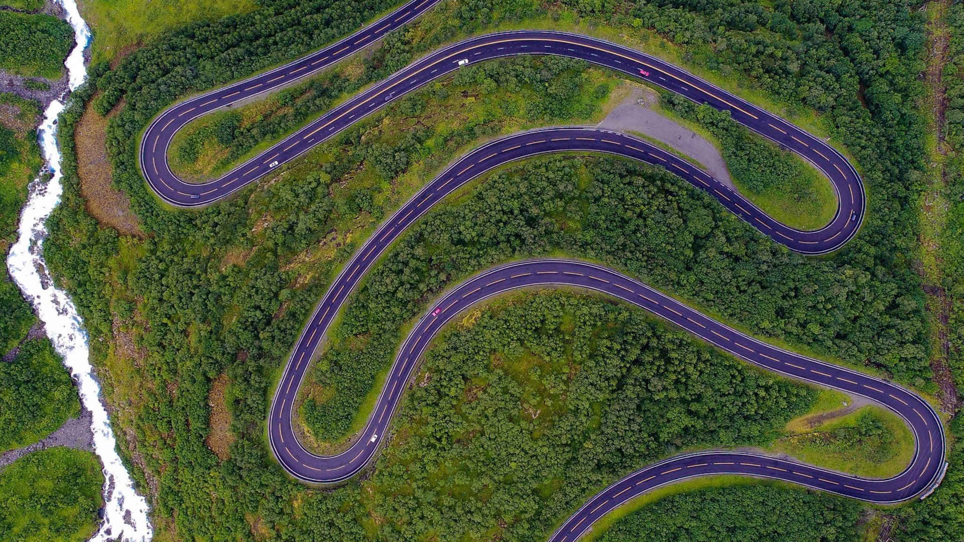 蜿蜒盘旋的公路图片 - 25H.NET壁纸库