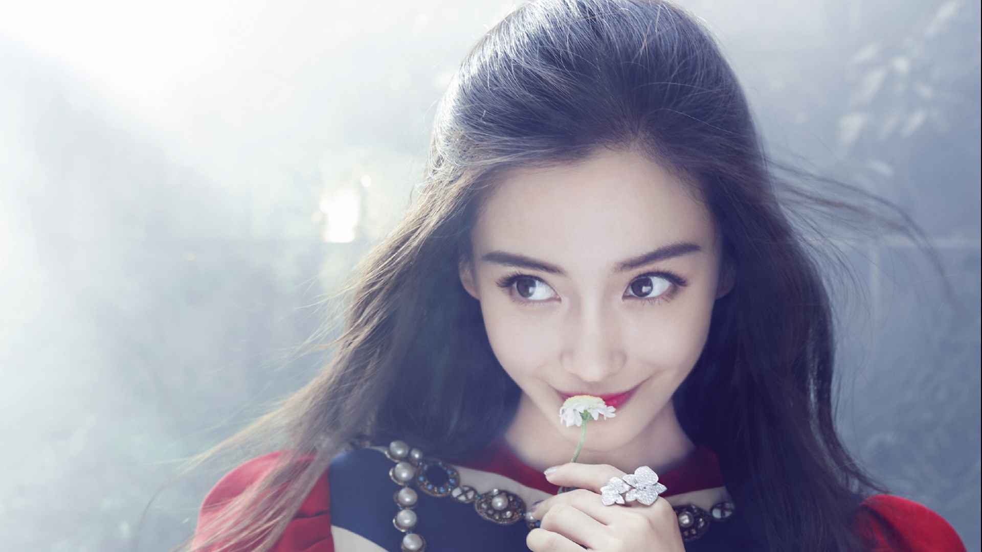 杨颖angelababy《时尚芭莎》写真壁纸