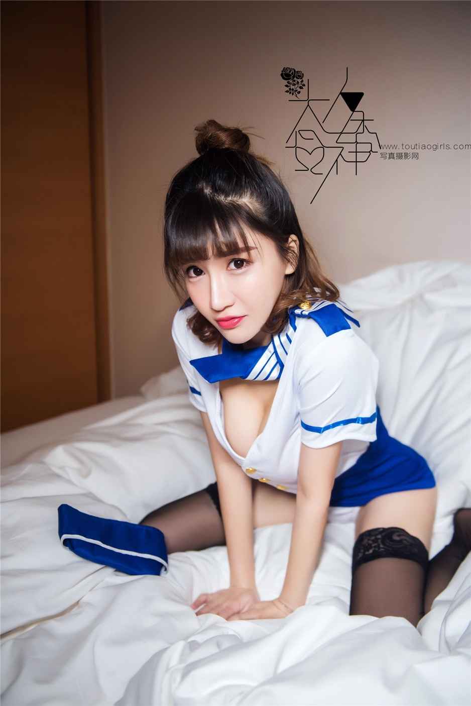 网络美女郭美美空姐制服写真