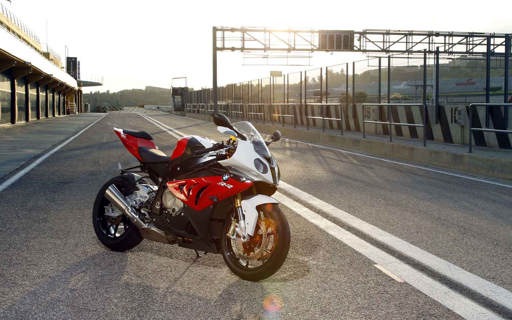 宝马 S 1000 RR摩托车壁纸