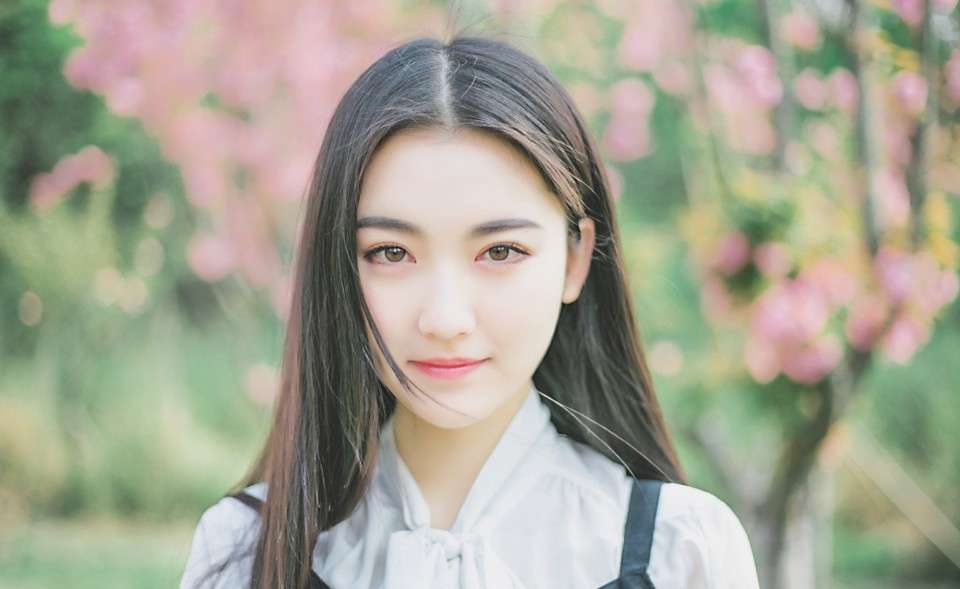 极品少妇蕾丝内衣袒胸露乳诱人写真平板壁纸