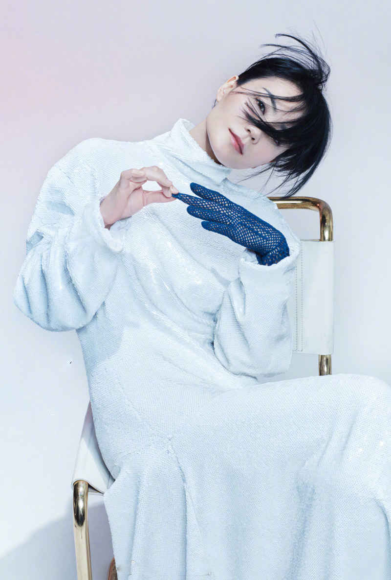 王菲时尚芭莎个性封面大片