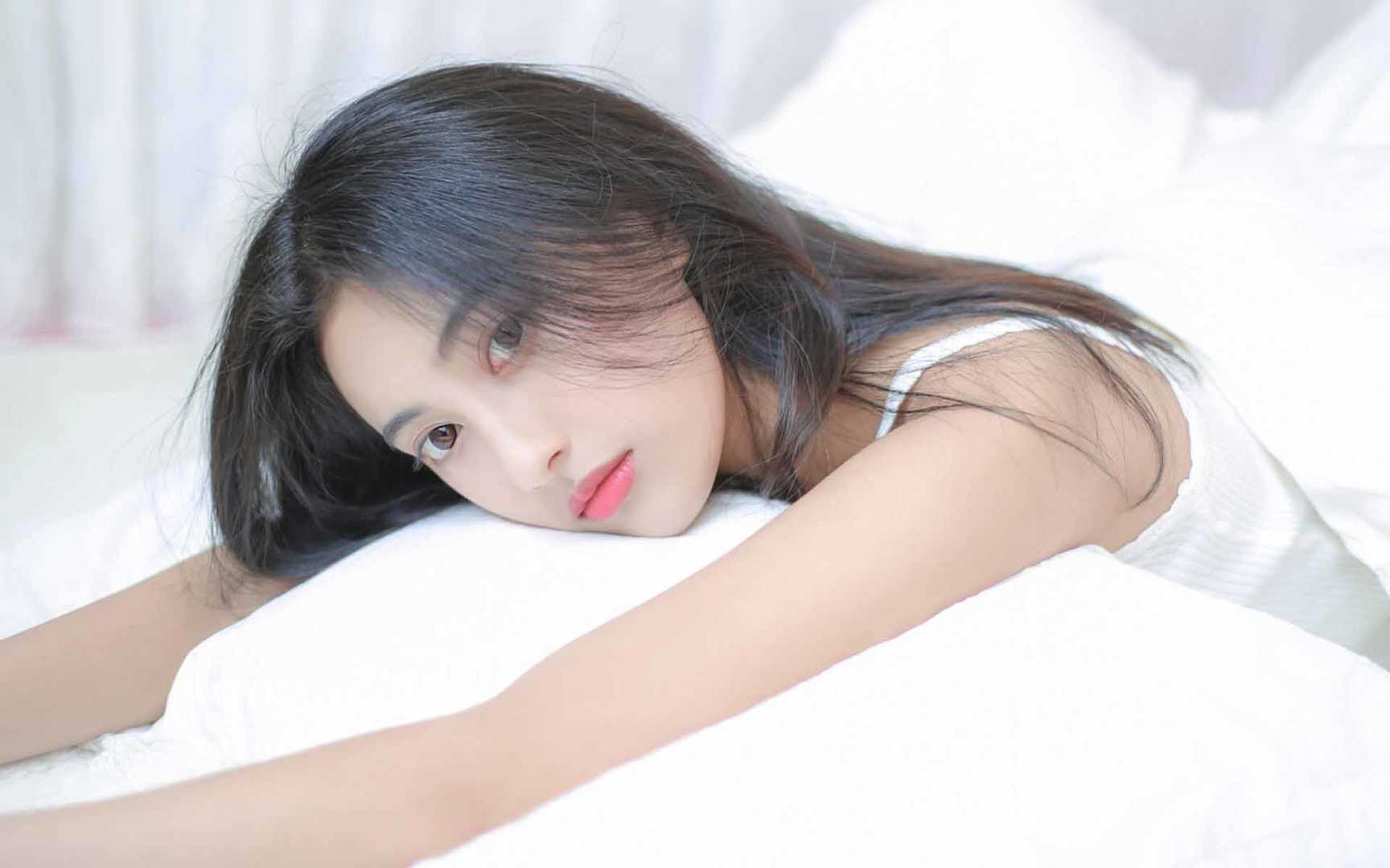 台湾比基尼美女模特吴婕安性感身材露胸写真图_配图网