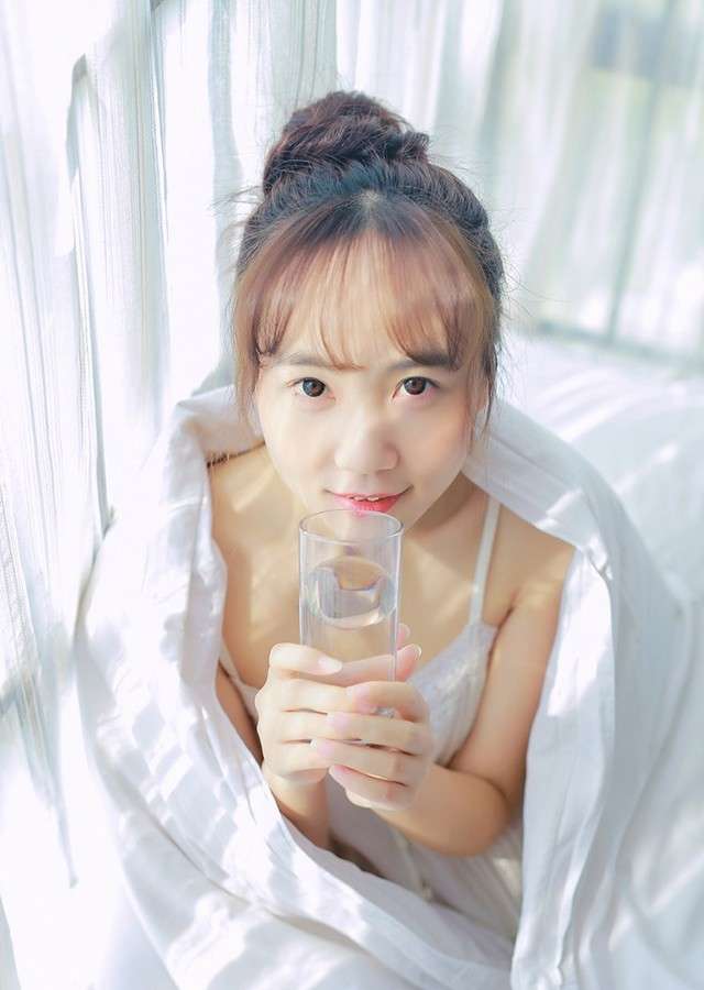 温泉酒店偶遇女神级性感比基尼美女