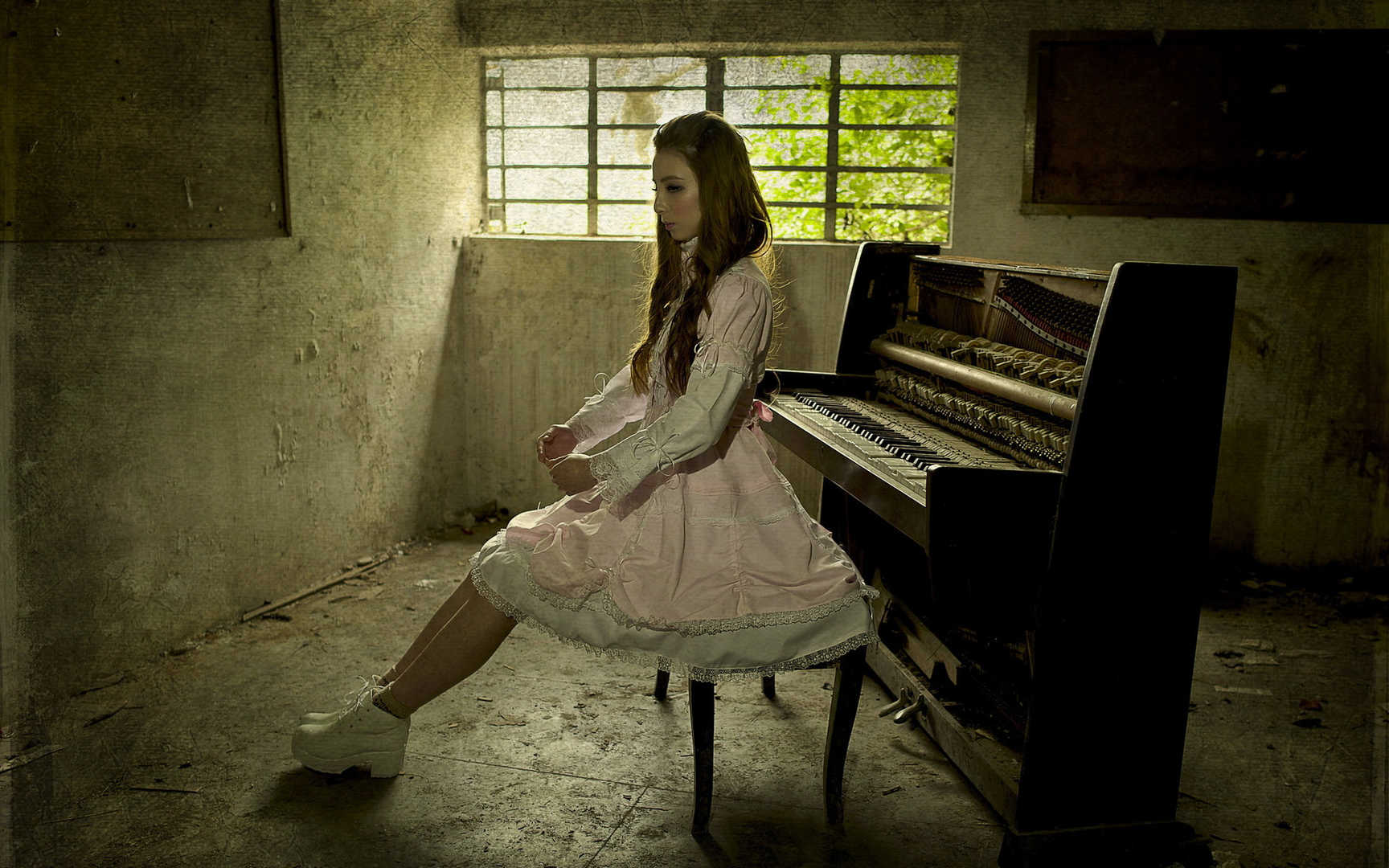 Wallpaper Asian girl play piano, black skirt, lights, interior 2560x1600 HD Picture, Image