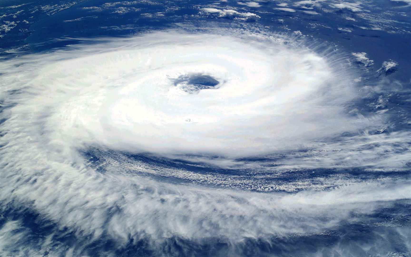 台风眼图片
