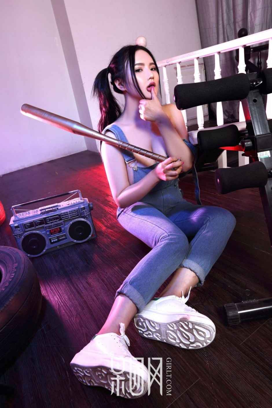 性感美女Kitty梓熙护士装写真诱惑十足