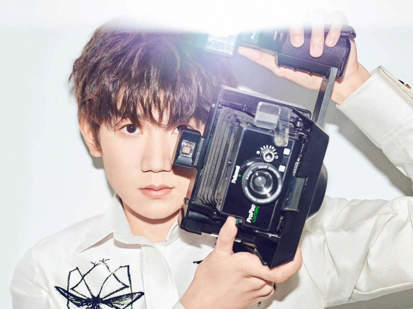 TFBOYS王源帅气写真图片平板壁纸