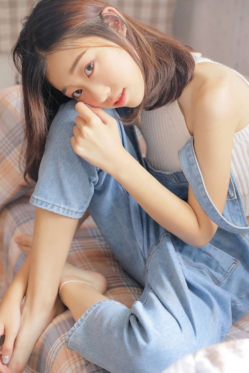 大胸美女性感情趣内衣写真图片平板壁纸