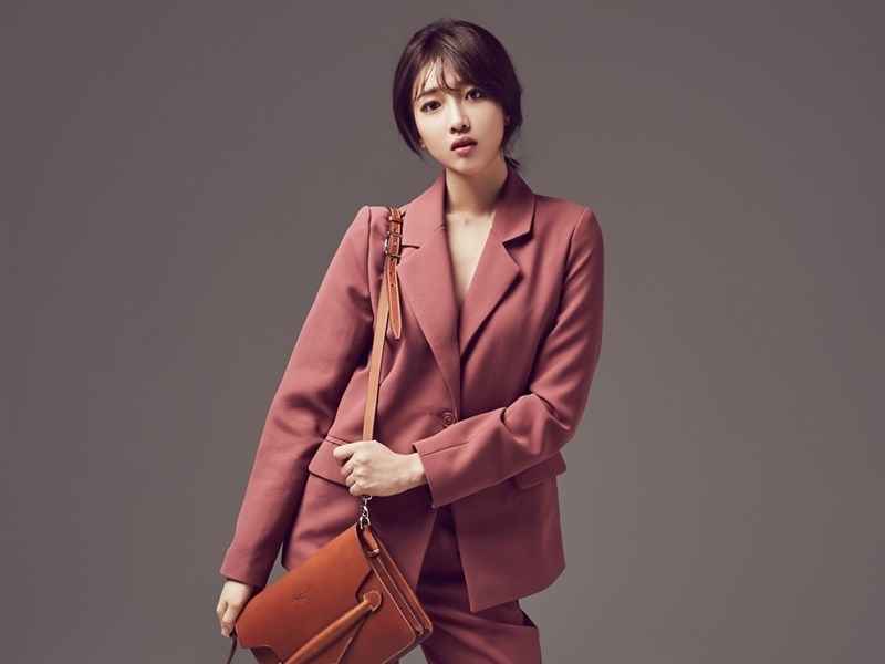 韩国女星表艺珍时尚写真ipad壁纸下载