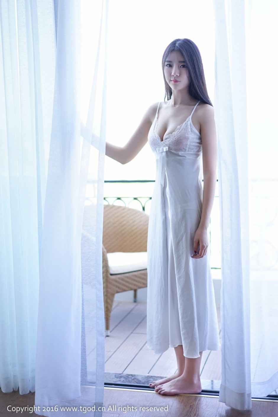 甜心女神可乐Vicky白嫩性感高清写真