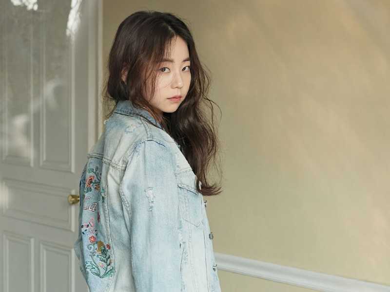韩国女演员安昭熙写真平板壁纸大图