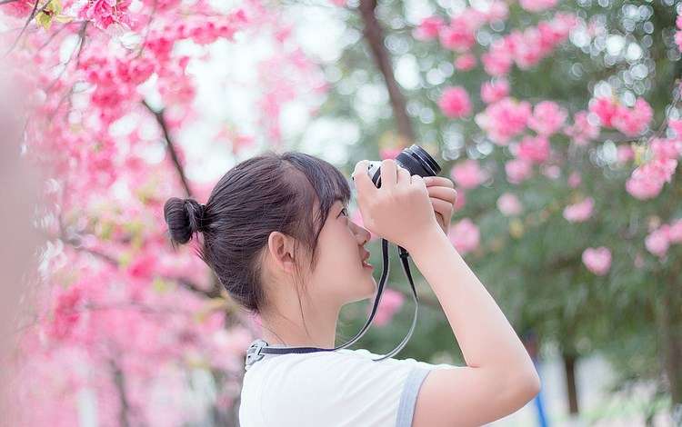 性感萝莉冯木木比基尼湿身写真