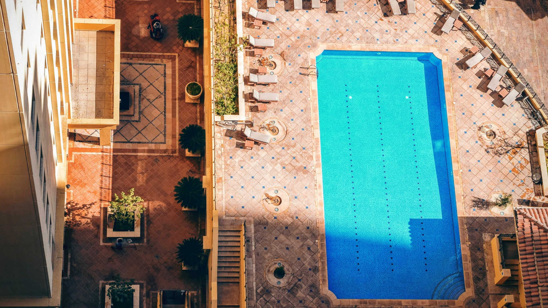 有哪些酒店的游泳池非常特别值得体验一下？ - 知乎