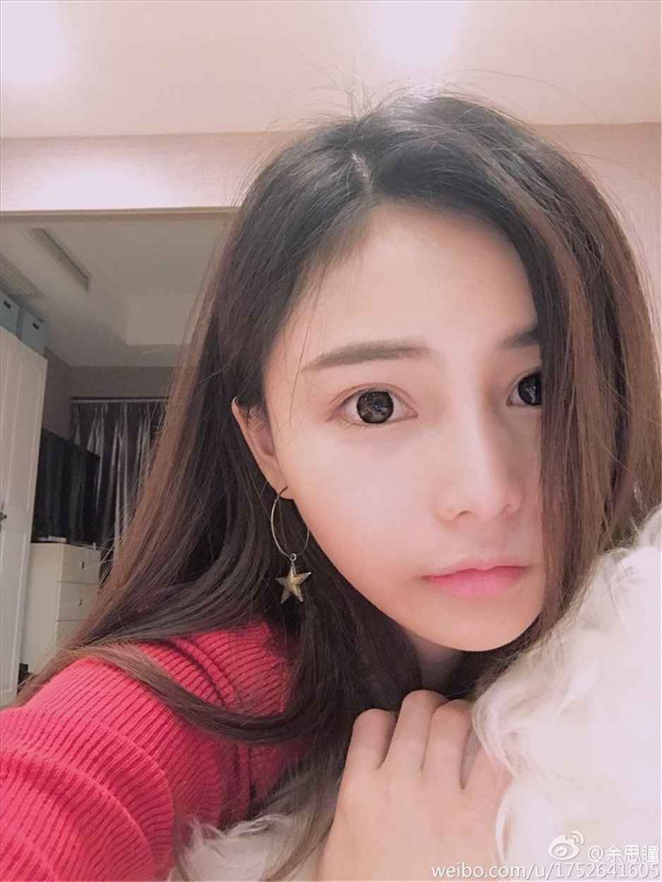 90后美少女余思瞳微博精选美图