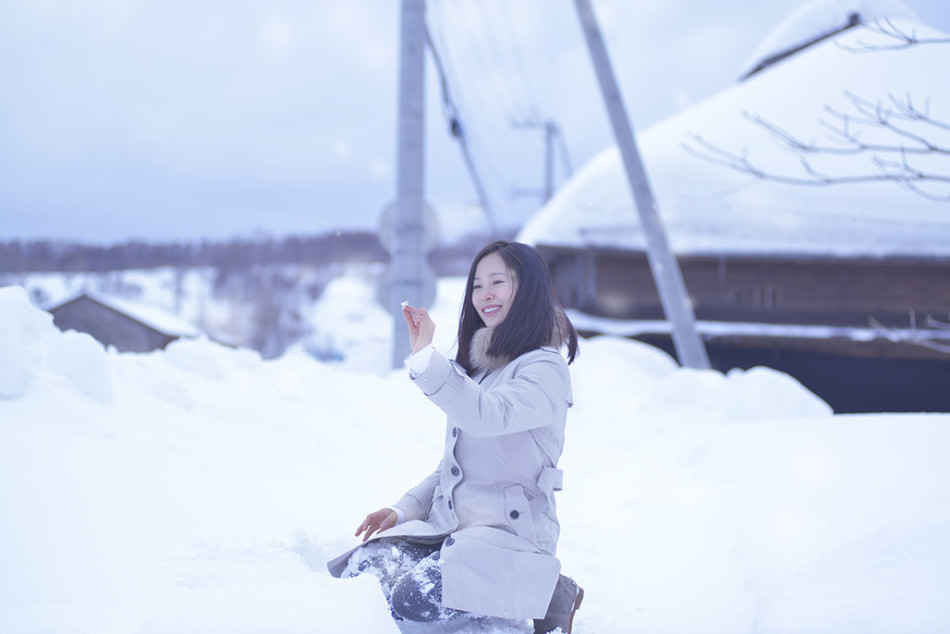 《恋城》最新剧照 江一燕绝美雪地文艺范