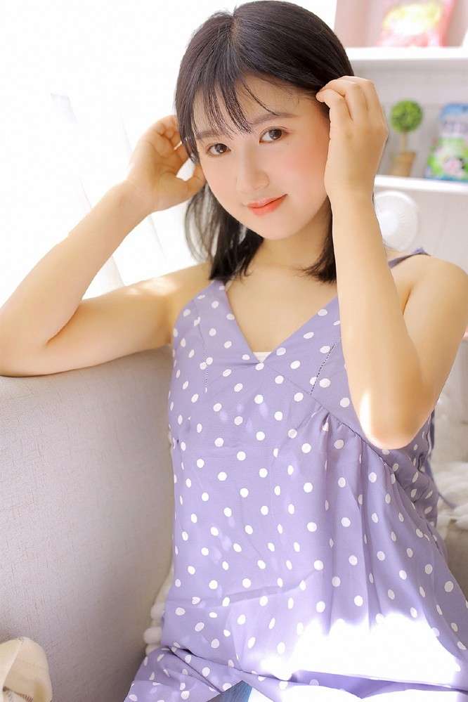 童颜巨乳大眼美女小尤奈性感肥臀后进式人体艺术图片