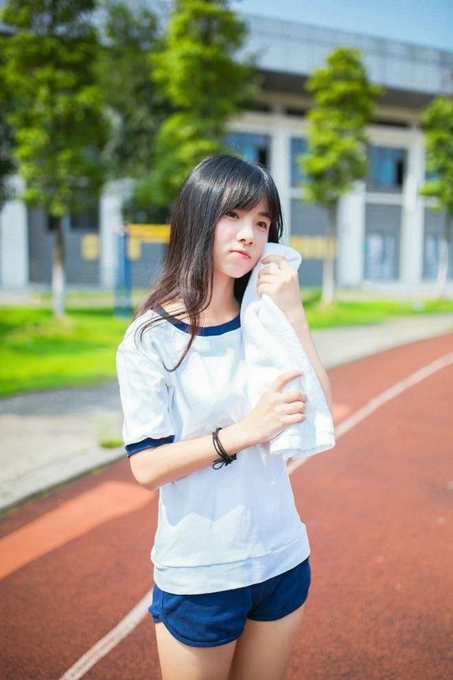 巨乳女仆制服装少妇气质卷发褪去衣衫诱惑写真