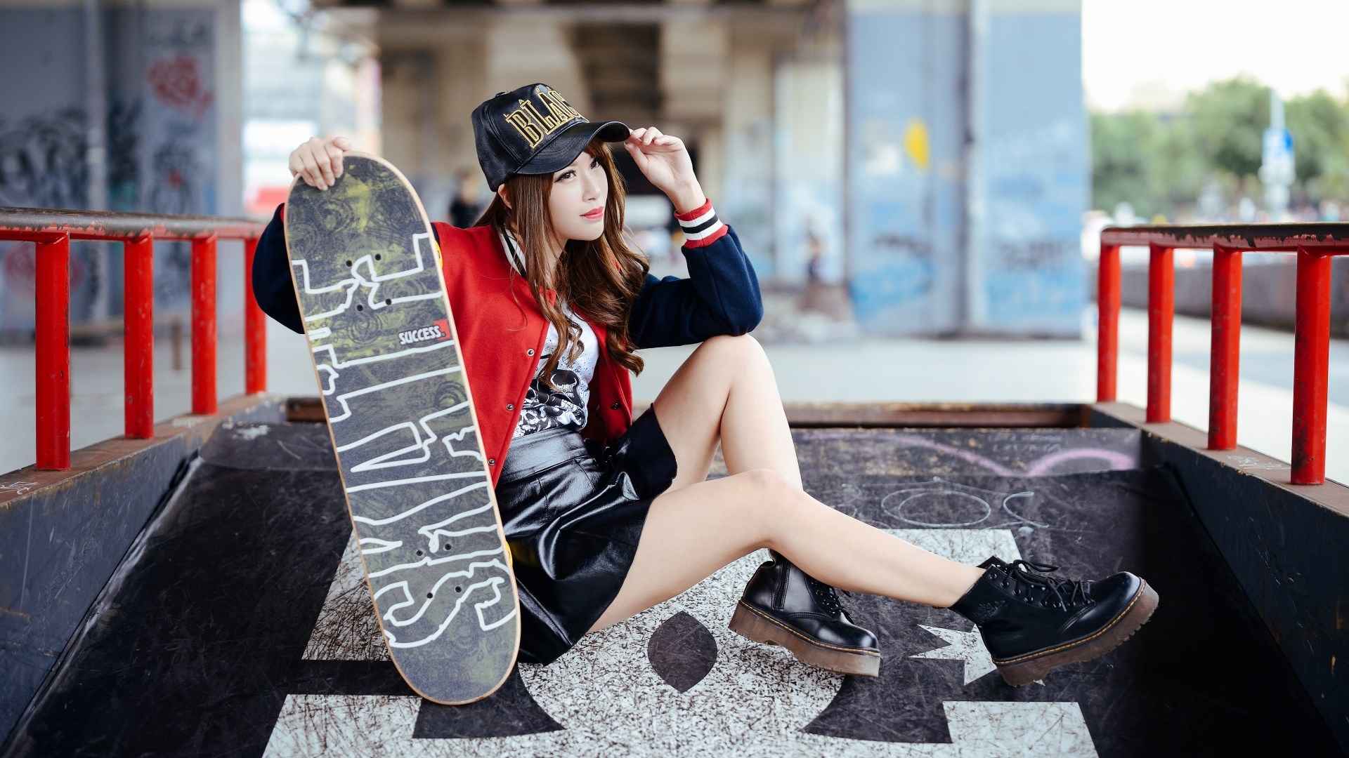街头美女滑板图片壁纸
