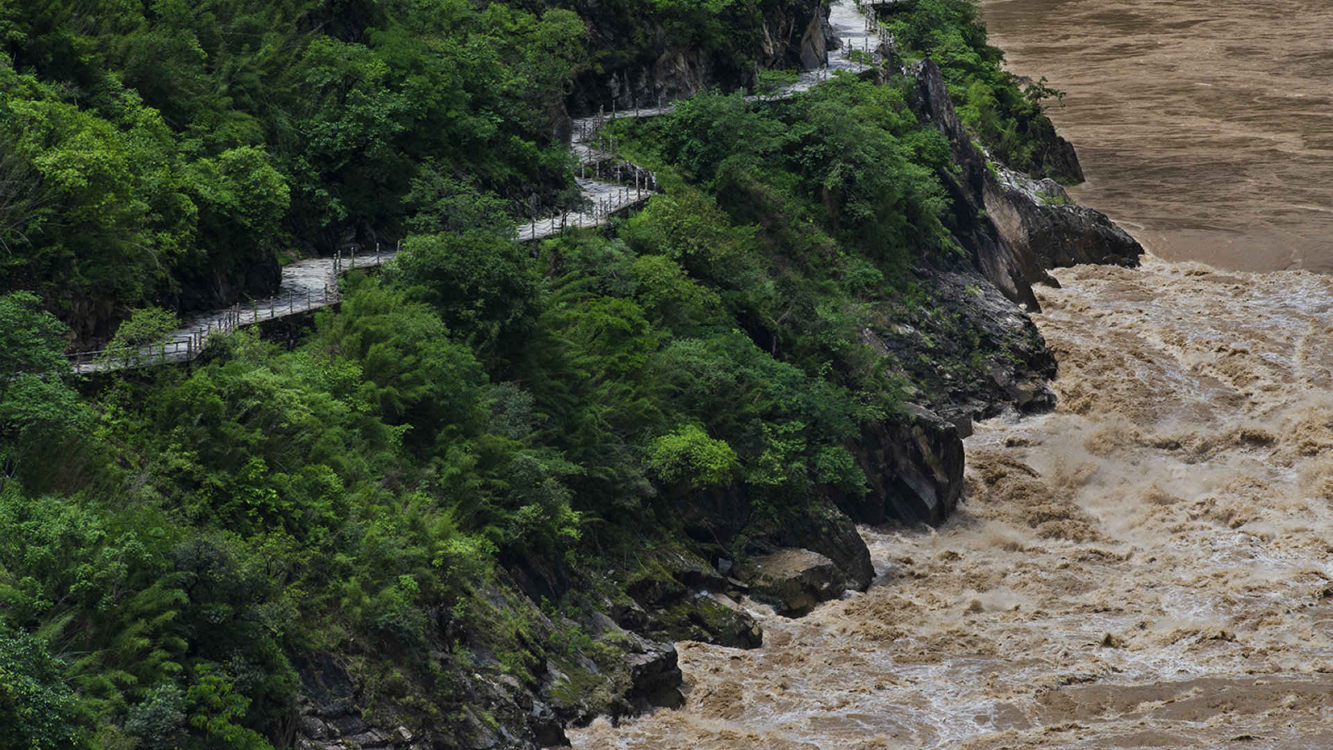 云南虎跳峡风景图片