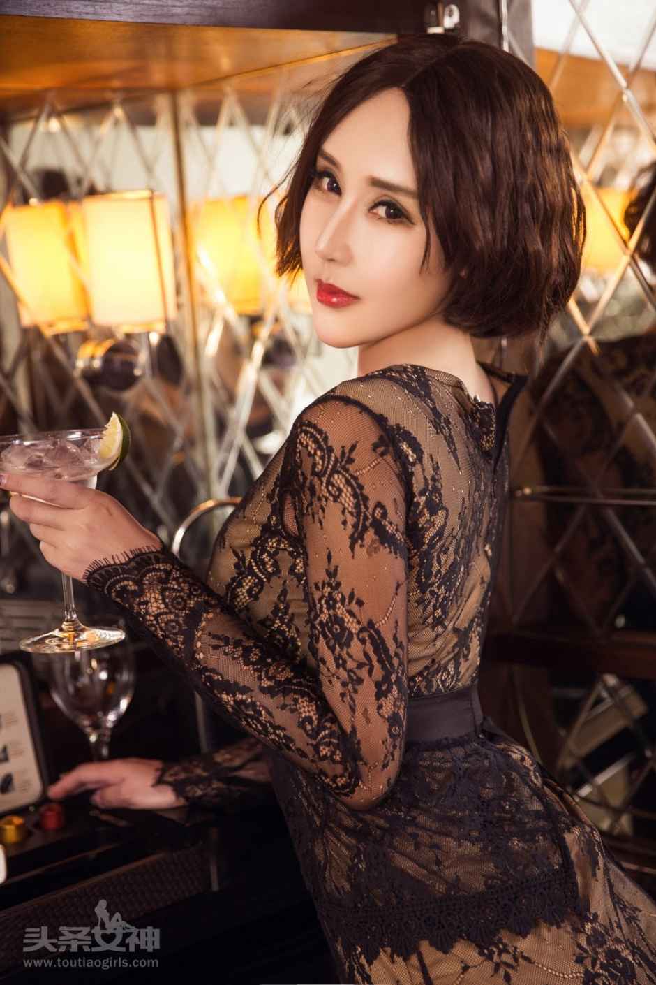 翘臀美女娜依灵儿内衣性感写真