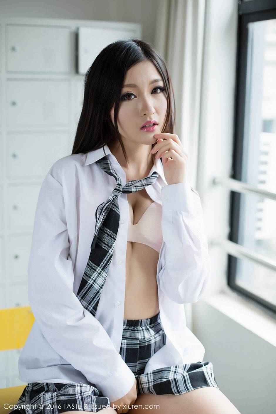 美女沈梦瑶学生制服清纯诱惑写真