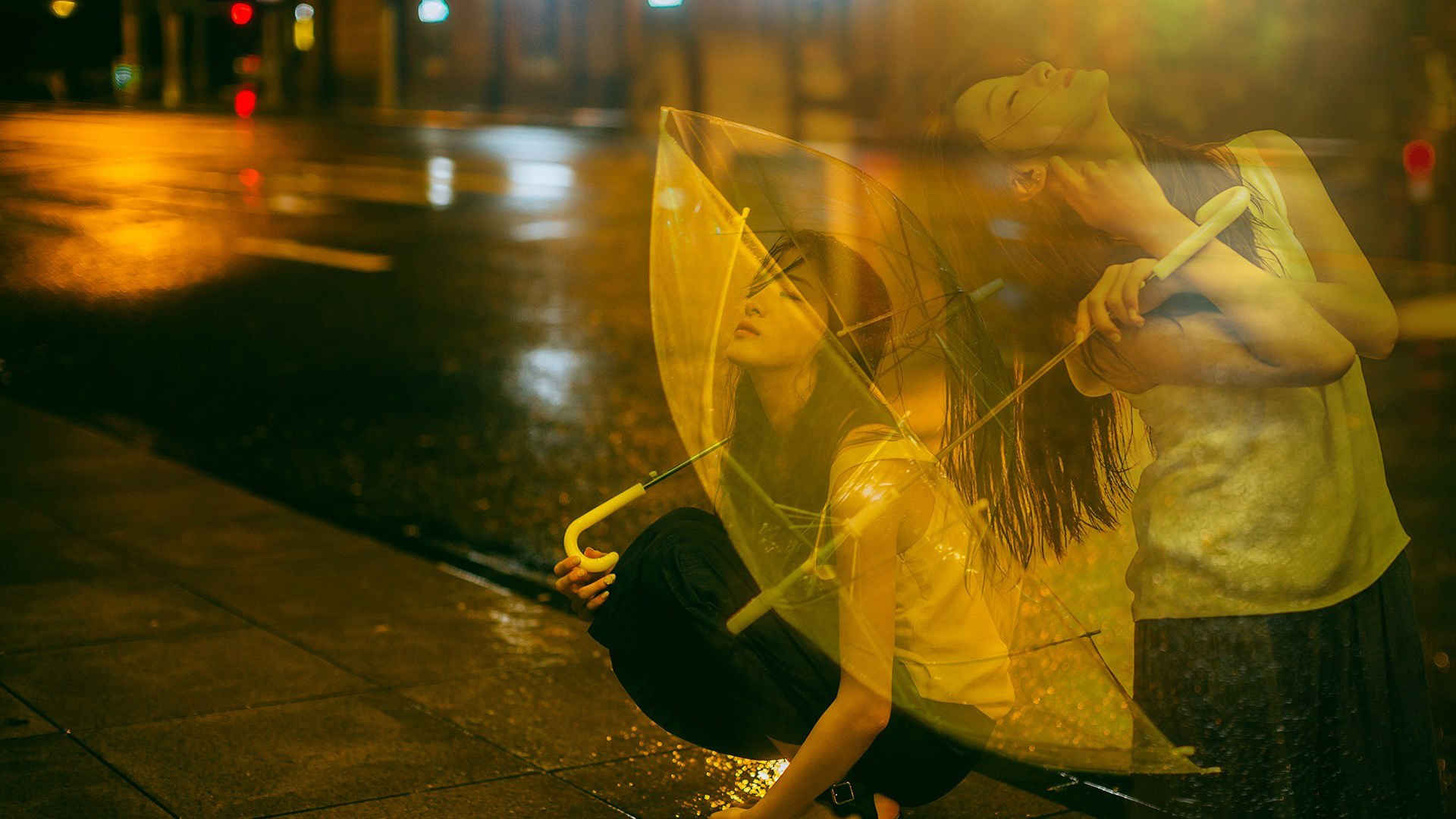 雨中伤感撑伞女孩图片