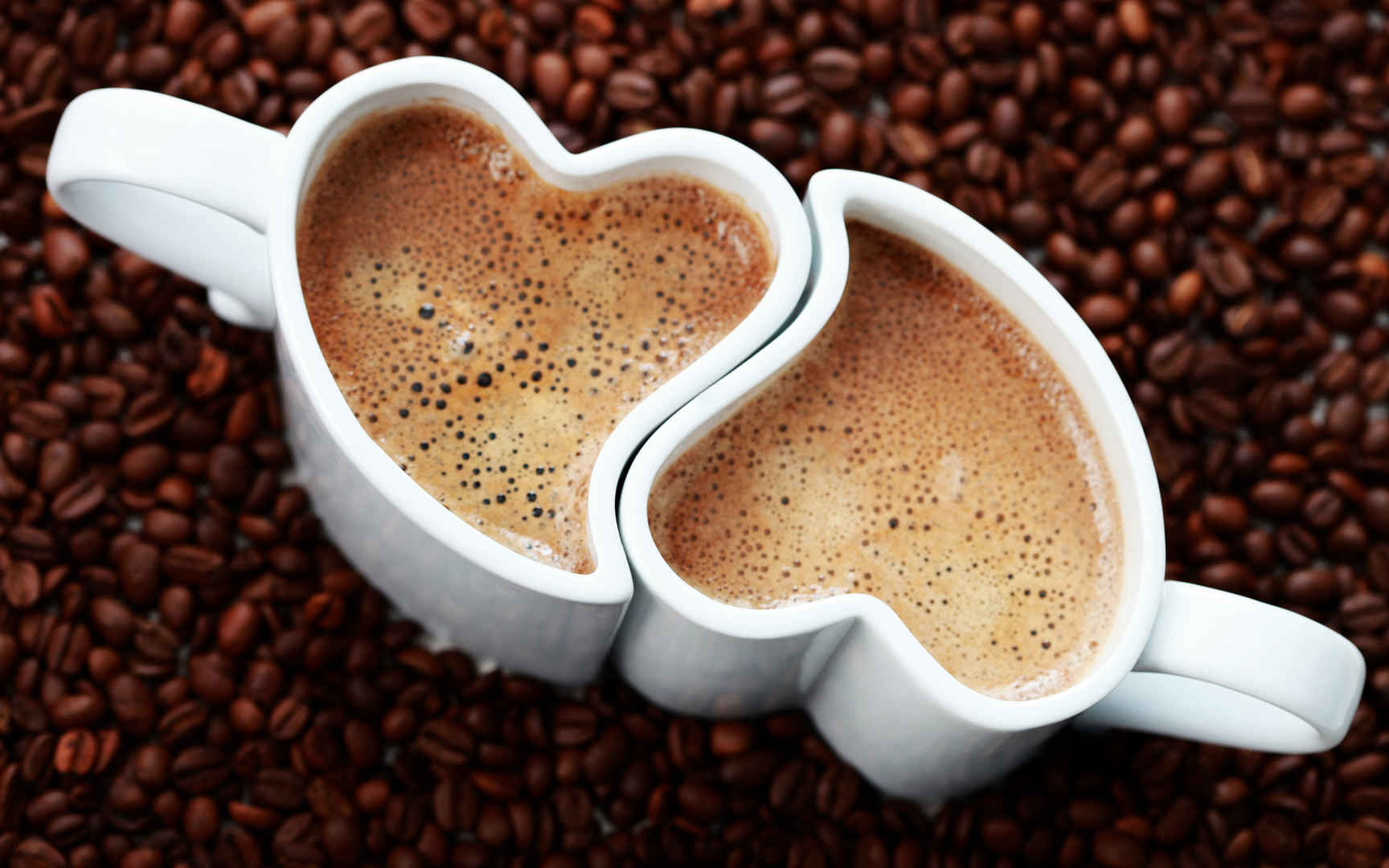 情侣心形图案咖啡图片