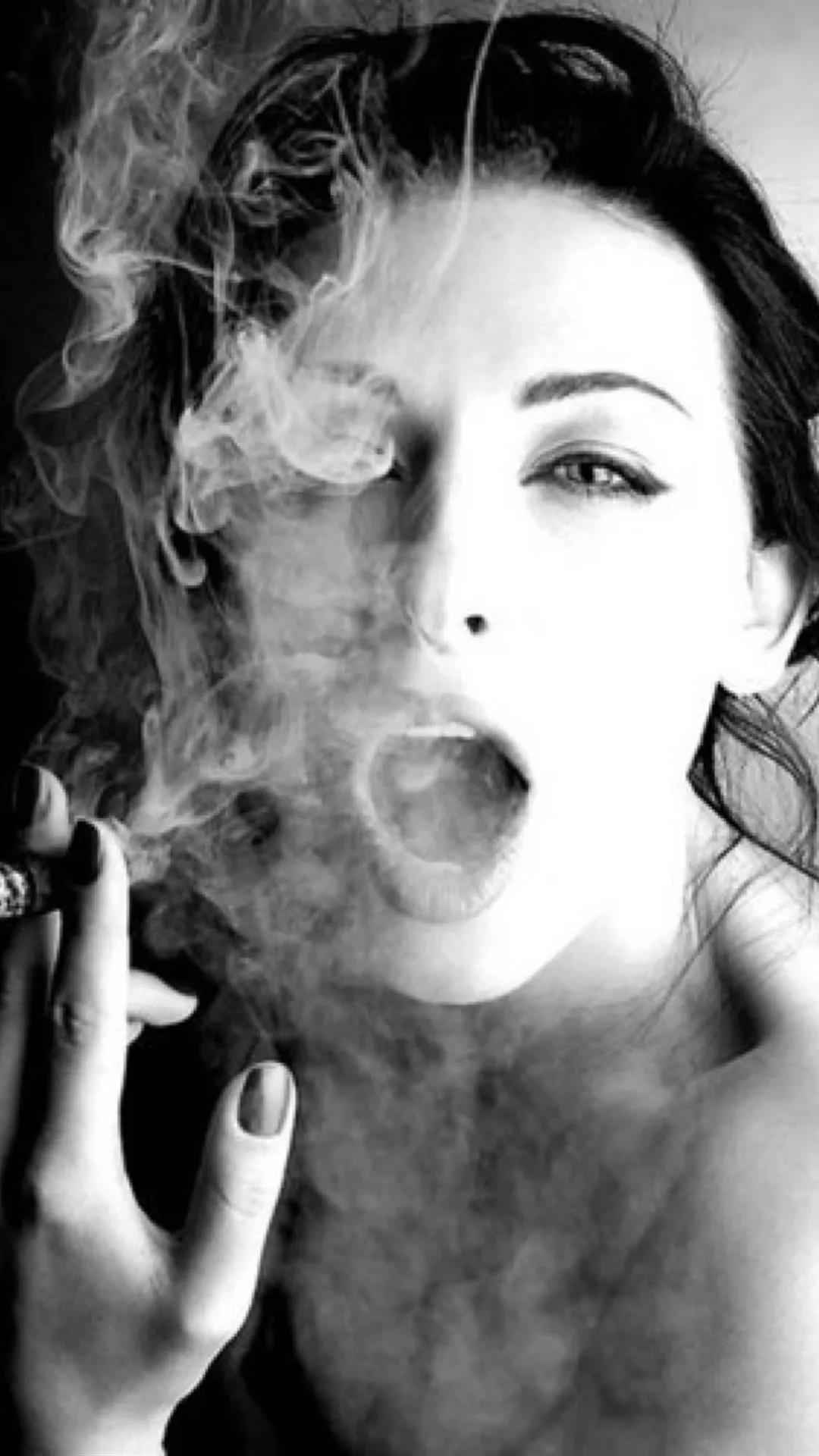 二次元壁纸分享，吸烟的少女（第九十五期） - 哔哩哔哩
