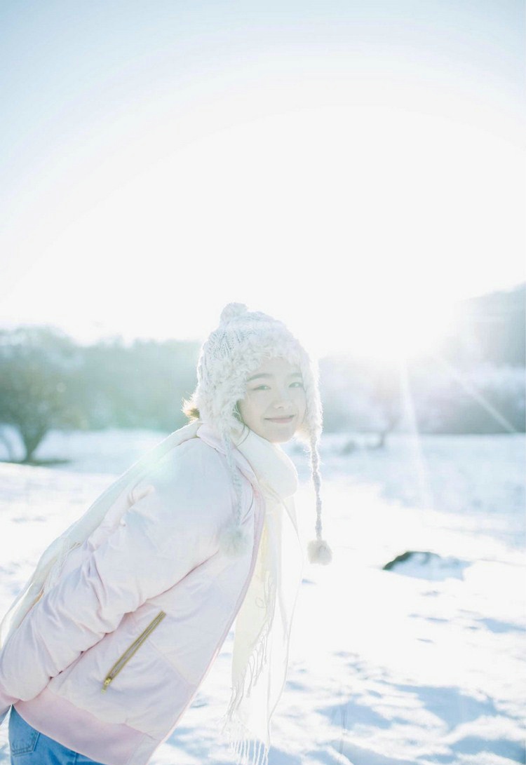 冬季清纯少女阳光温馨迷人诱惑写真