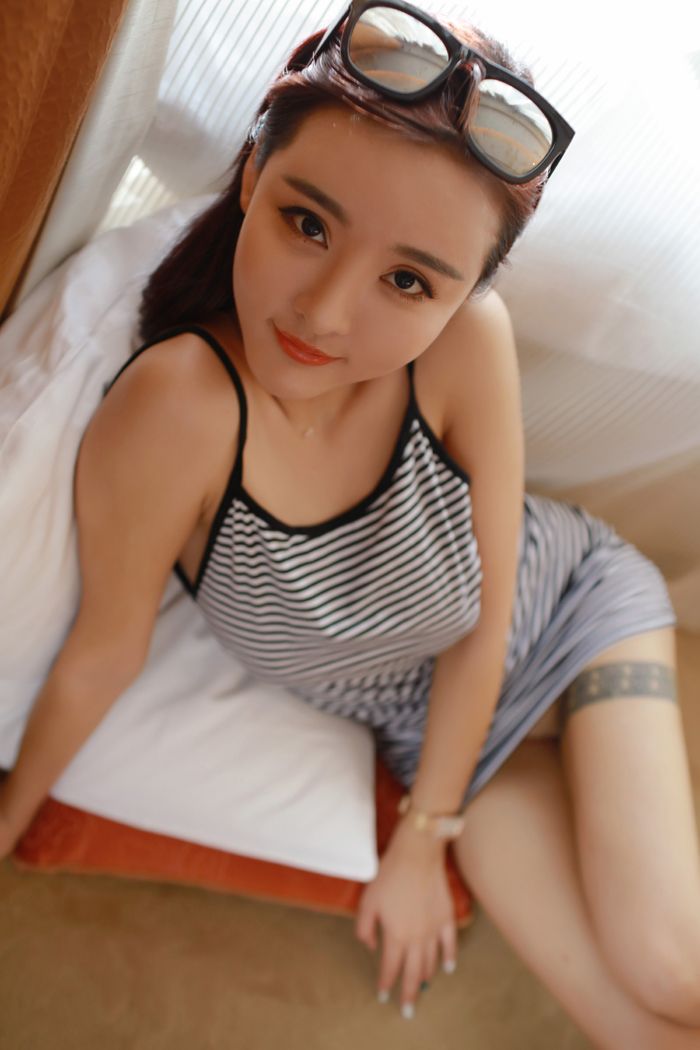 美女模特佳佳JiaJia性感写真美乳诱惑写真