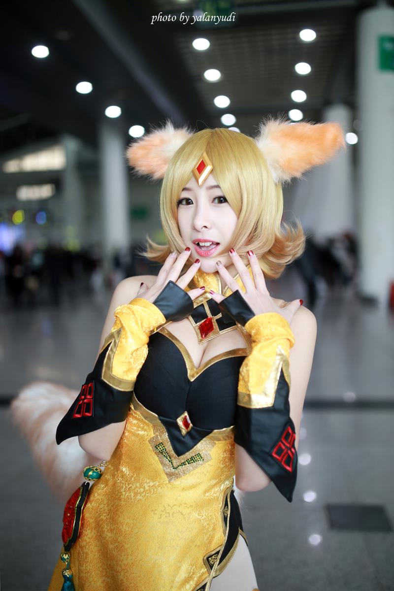 COSER九尾喵i小小暮COSPLAY王者荣耀妲己