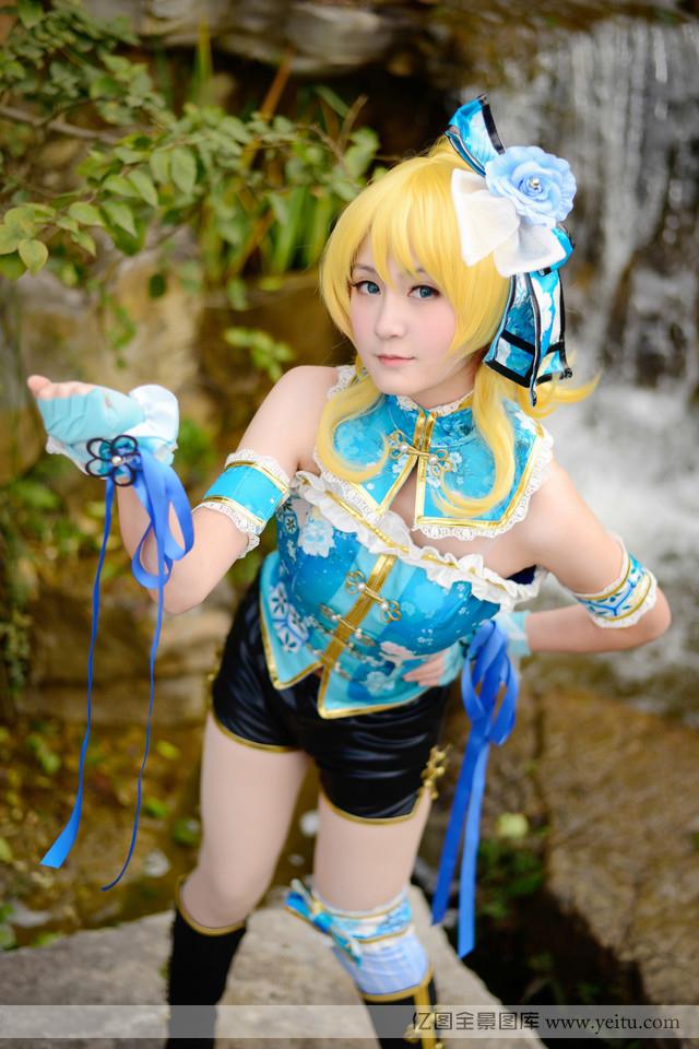 可爱姐妹花俏皮粉嫩COSPLAY