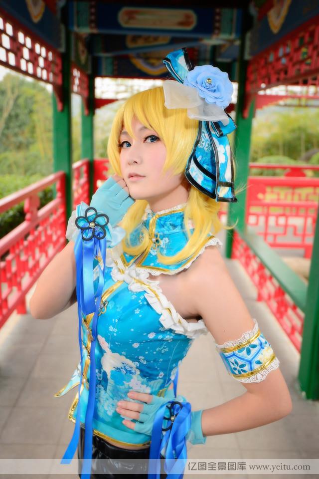 可爱姐妹花俏皮粉嫩COSPLAY