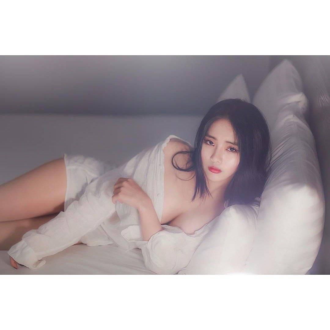 二次元魔鬼身材级美女jeee622性感写真