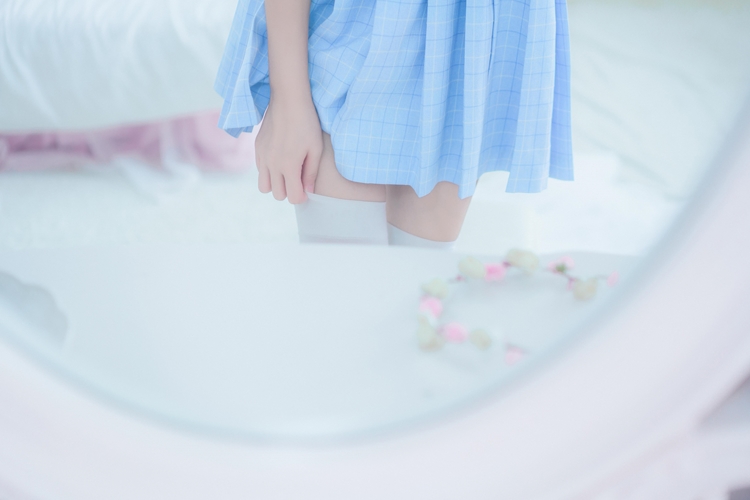 制服美少女私房白丝美腿亚洲自拍养眼福利写真