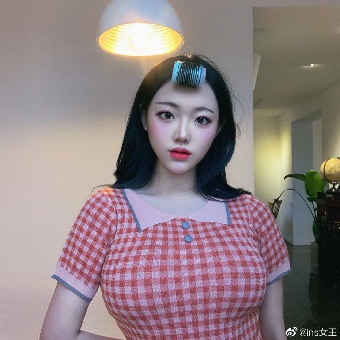 这样的邻家爆乳小妹据说没人会拒绝？